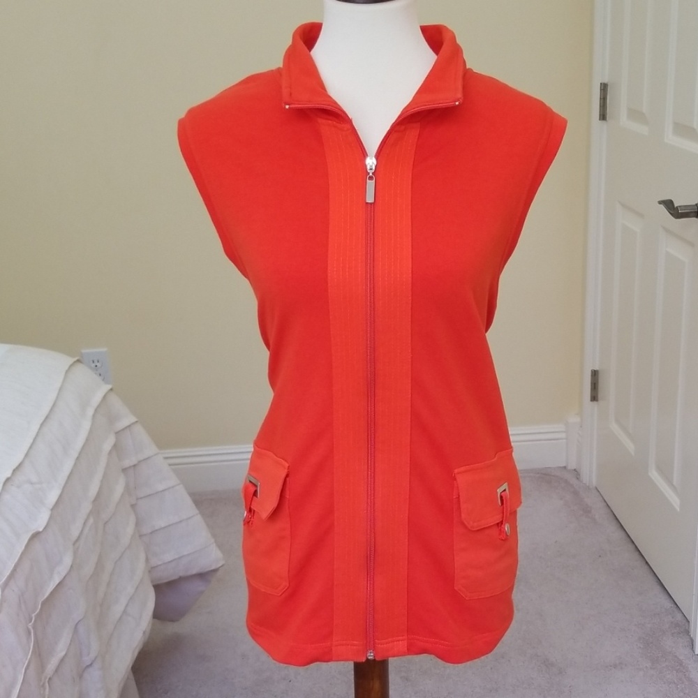 Onque Woman orange zip-up vest